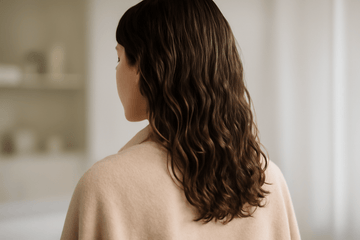 Hur man lufttorkar håret utan friss: Upptäck hemligheter för smidig styling