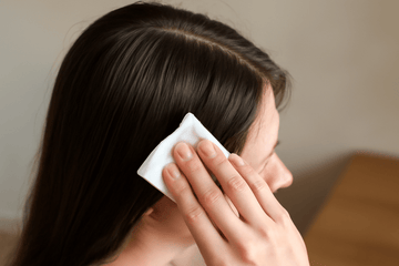 Så tar du bort överflödig olja från håret utan att tvätta: Snabba och enkla lösningar