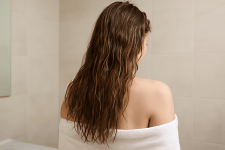 Varför känns mitt hår tungt efter tvätt? Upptäck vanliga orsaker och lösningar