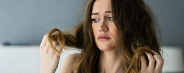 Kvinna med skört hår