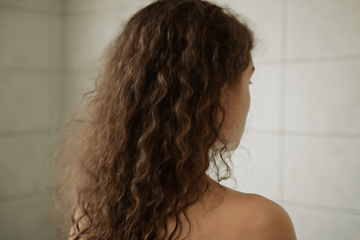 Kan hår med låg porositet vara frissigt? Upptäck orsakerna och lösningarna