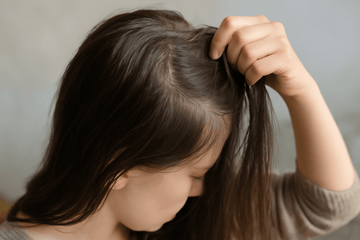 Varför känns mitt hår vaxigt? Upptäck vanliga orsaker och lösningar