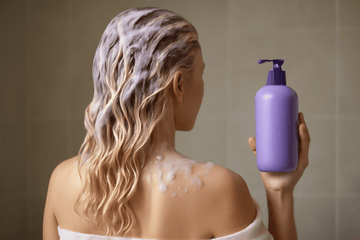 Toner vs lila schampo: Vilket är bäst för att behålla ditt blonda hår?