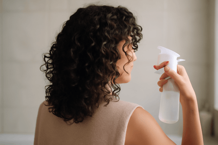 Hur du återupplivar andra dagens lockar: Enkla tekniker för långvarig spänst