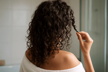 Så här återupplivar du lockar efter sömn: Enkla morgontekniker för perfekta lockar