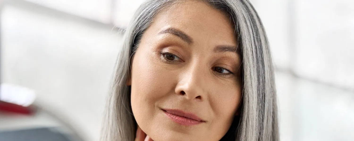 Håravfall i klimakteriet - Guide till orsaker och behandling